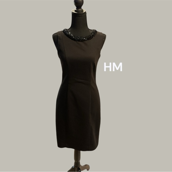 WOMENS DRESS BY HM CLASSIC BLACK SIZE 8 GENTLY WORN - Picture 1 of 5
